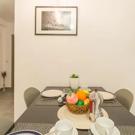 Central Bright & Modern 2 Bdr Apart - Happy *