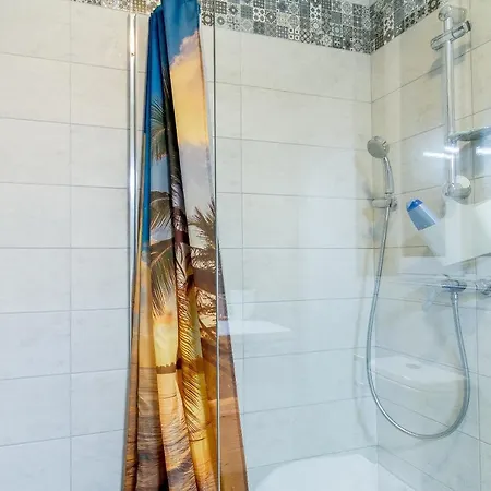 Apartment Central Bright & Modern 2 Bdr Apart - Happy *