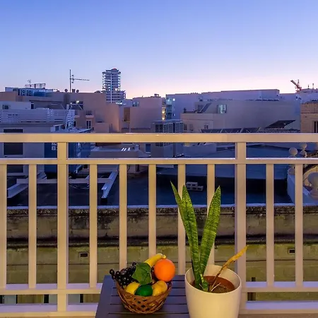 Central Bright & Modern 2 Bdr Apart - Happy Gzira