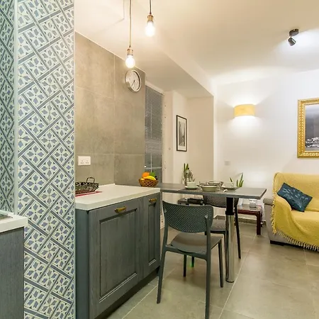 Central Bright & Modern 2 Bdr Apart - Happy شقة