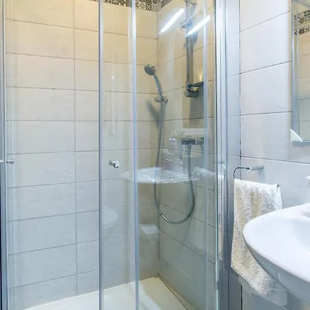 Central Bright & Modern 2 Bdr Apart - Happy Apartament *
